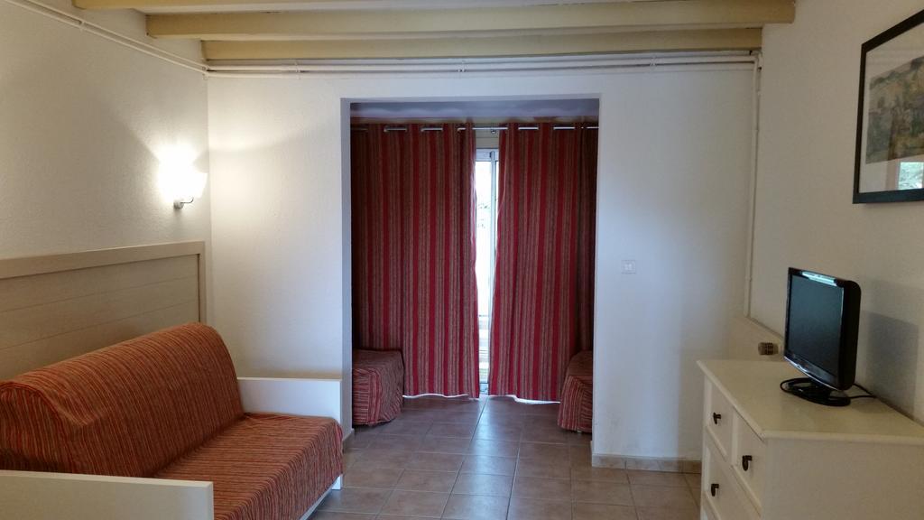 Goelia Le Mas Blanc Aparthotel Perols Room photo