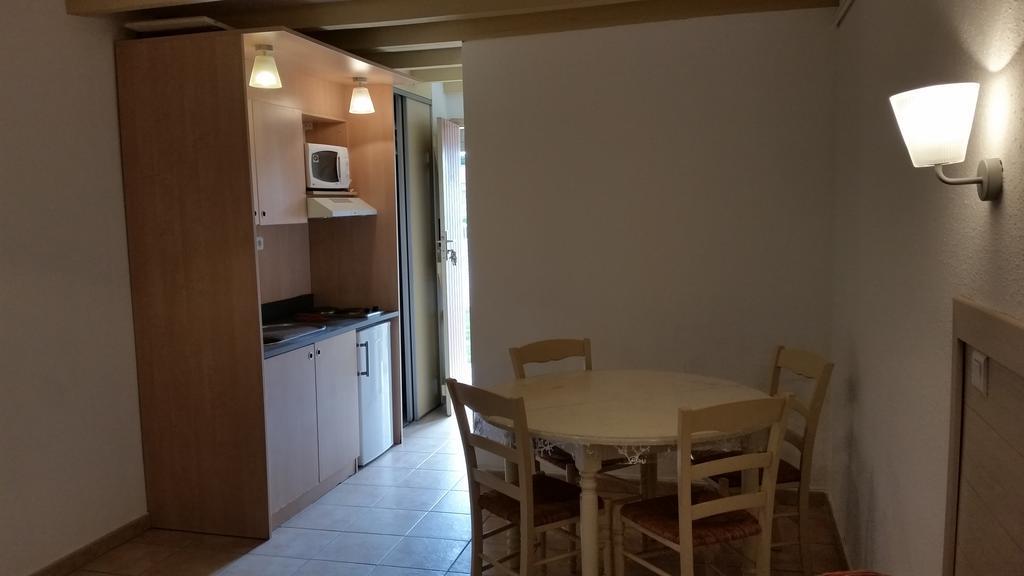 Goelia Le Mas Blanc Aparthotel Perols Room photo